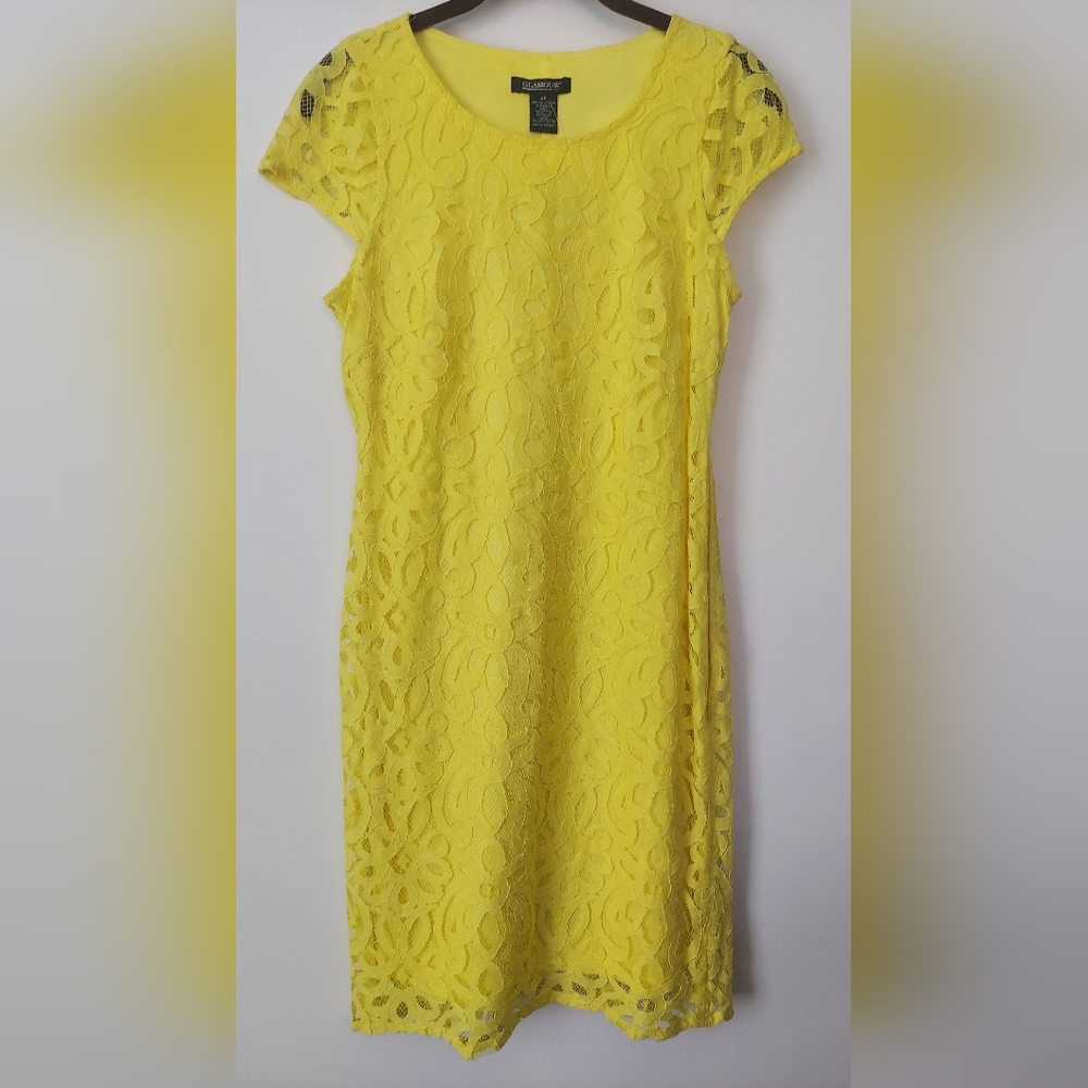 🌼Yellow-laced Sheath Dress, Size 6 petite - Picture 14 of 16